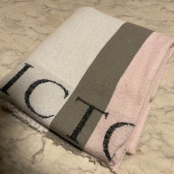 Victoria’s Secret Blanket Lightweight Throw Stripes Pink Black - Picture 3 of 5
